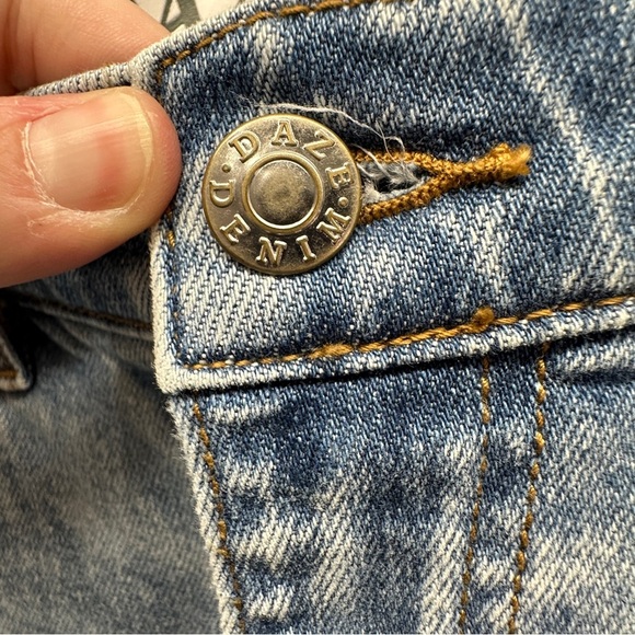 Daze Denim Pretty Please Shy Girl High Rise Crop Distressed Flare Jeans Size 28 - Picture 7 of 11